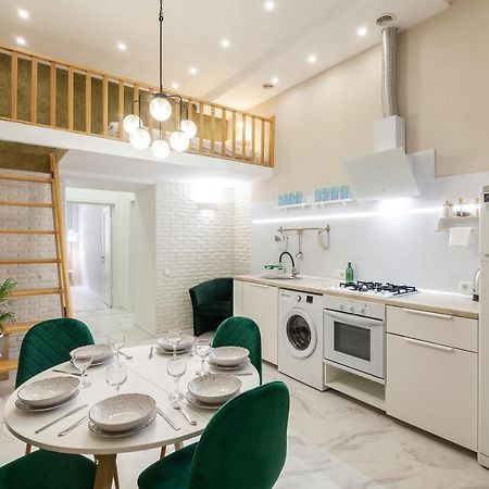 Bv Apartments Cozy In Center Lviv Exterior foto