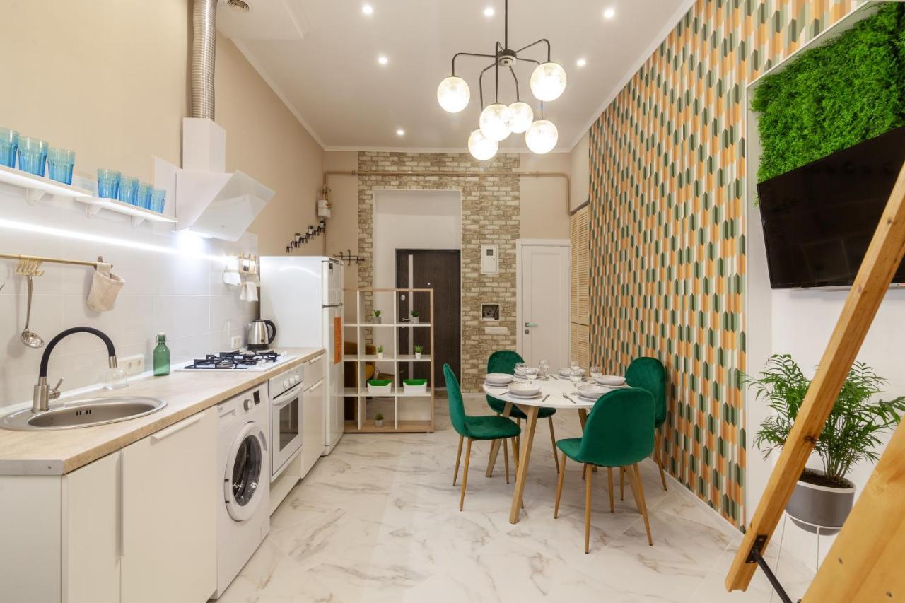 Bv Apartments Cozy In Center Lviv Exterior foto